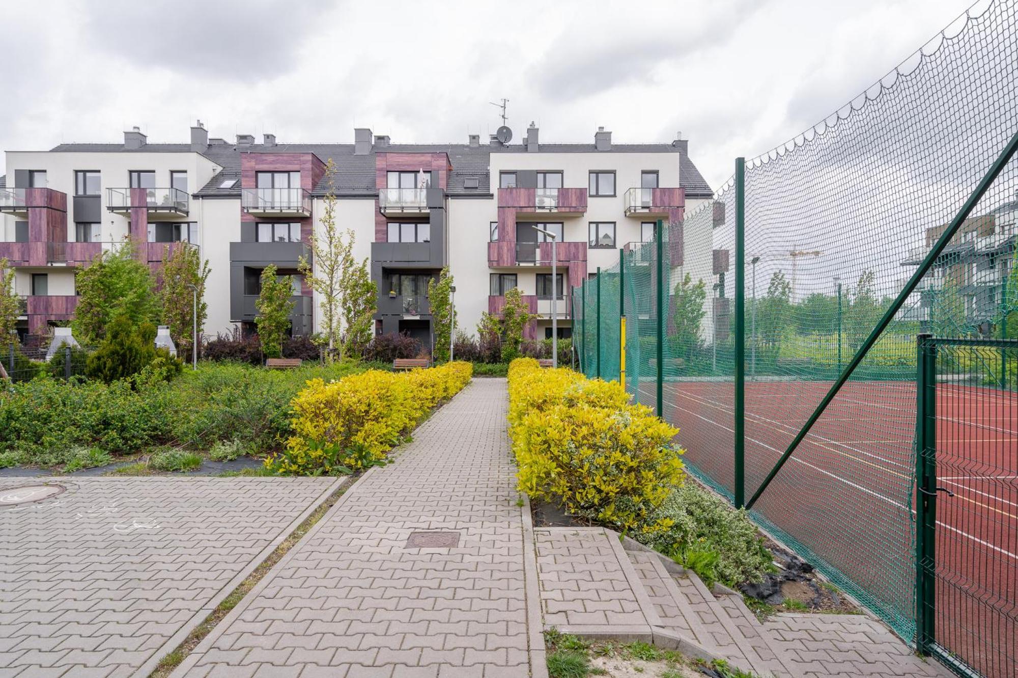 Rentplanet - Apartament Partynice Apartment Wroclaw Exterior photo